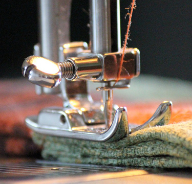 Service retoucherie dans votre laverie automatique rue de Prague 75012 Paris